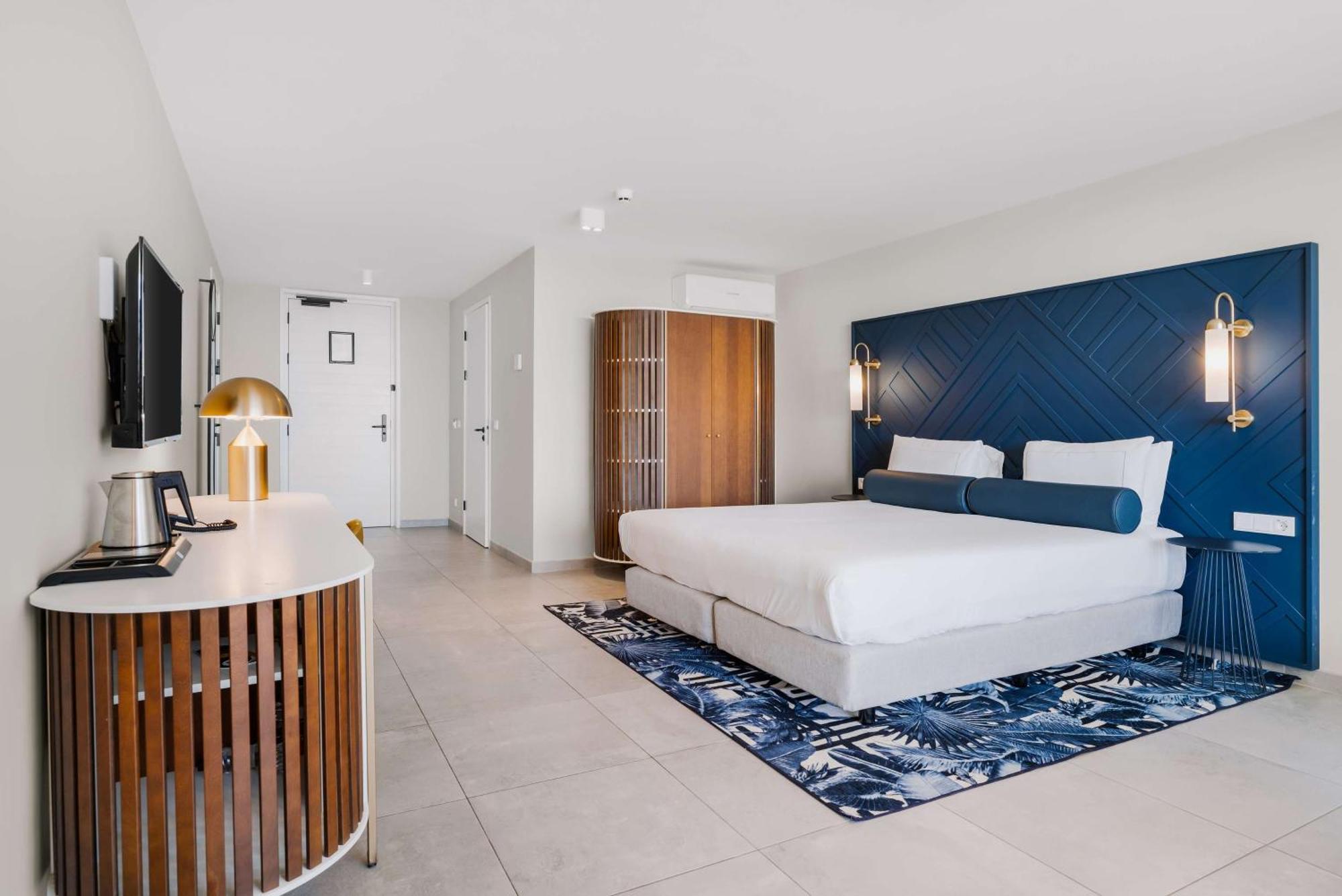 Mangrove Beach Corendon Curacao All-Inclusive Resort, Curio By Hilton 빌렘스타트 외부 사진