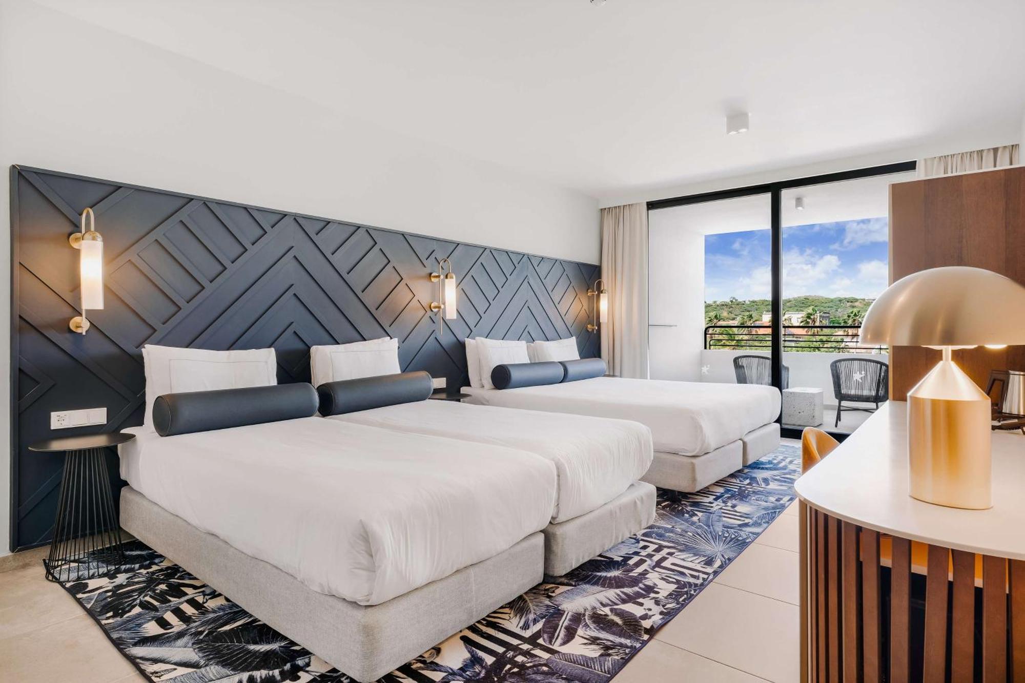 Mangrove Beach Corendon Curacao All-Inclusive Resort, Curio By Hilton 빌렘스타트 외부 사진