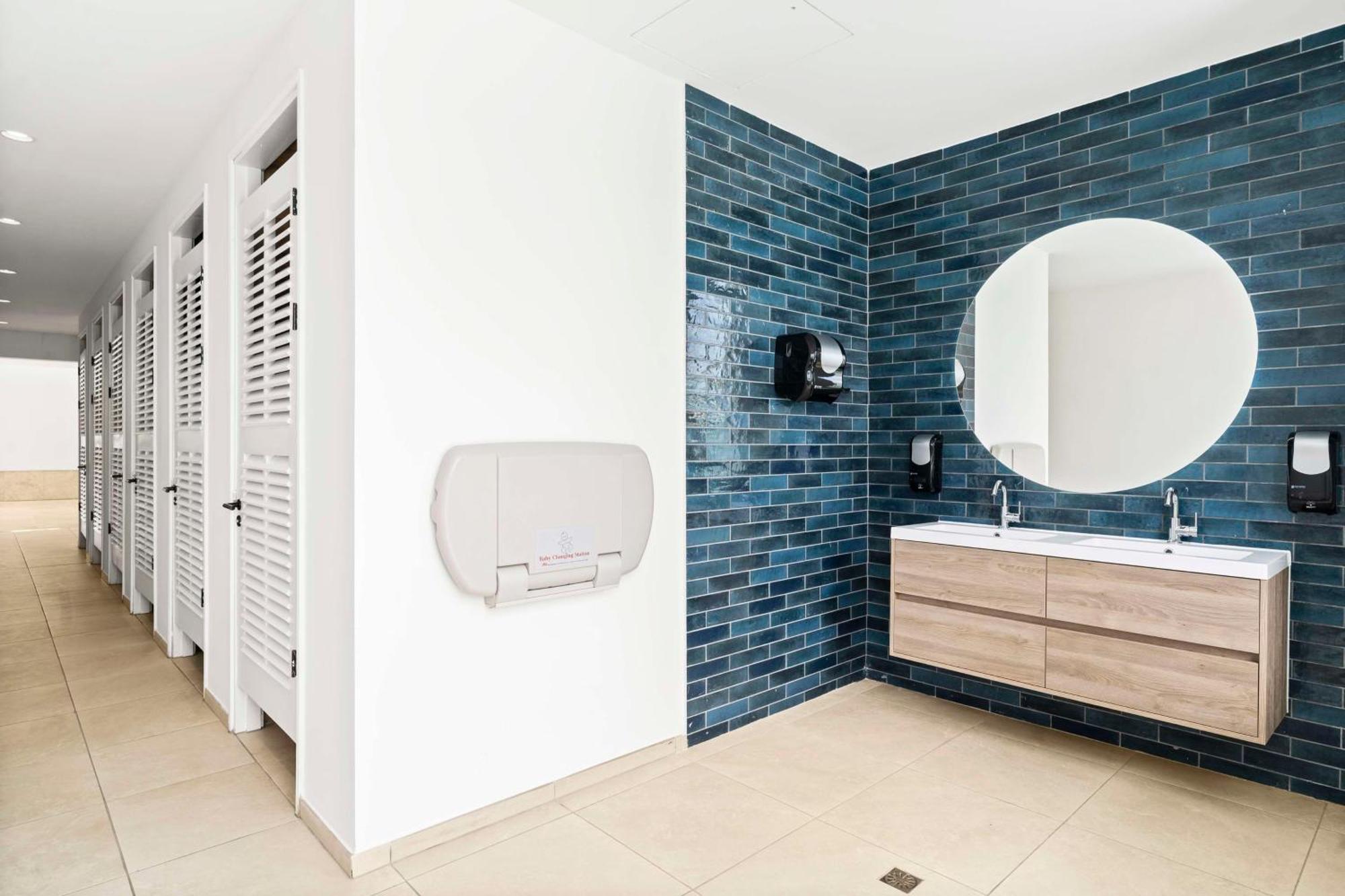 Mangrove Beach Corendon Curacao All-Inclusive Resort, Curio By Hilton 빌렘스타트 외부 사진