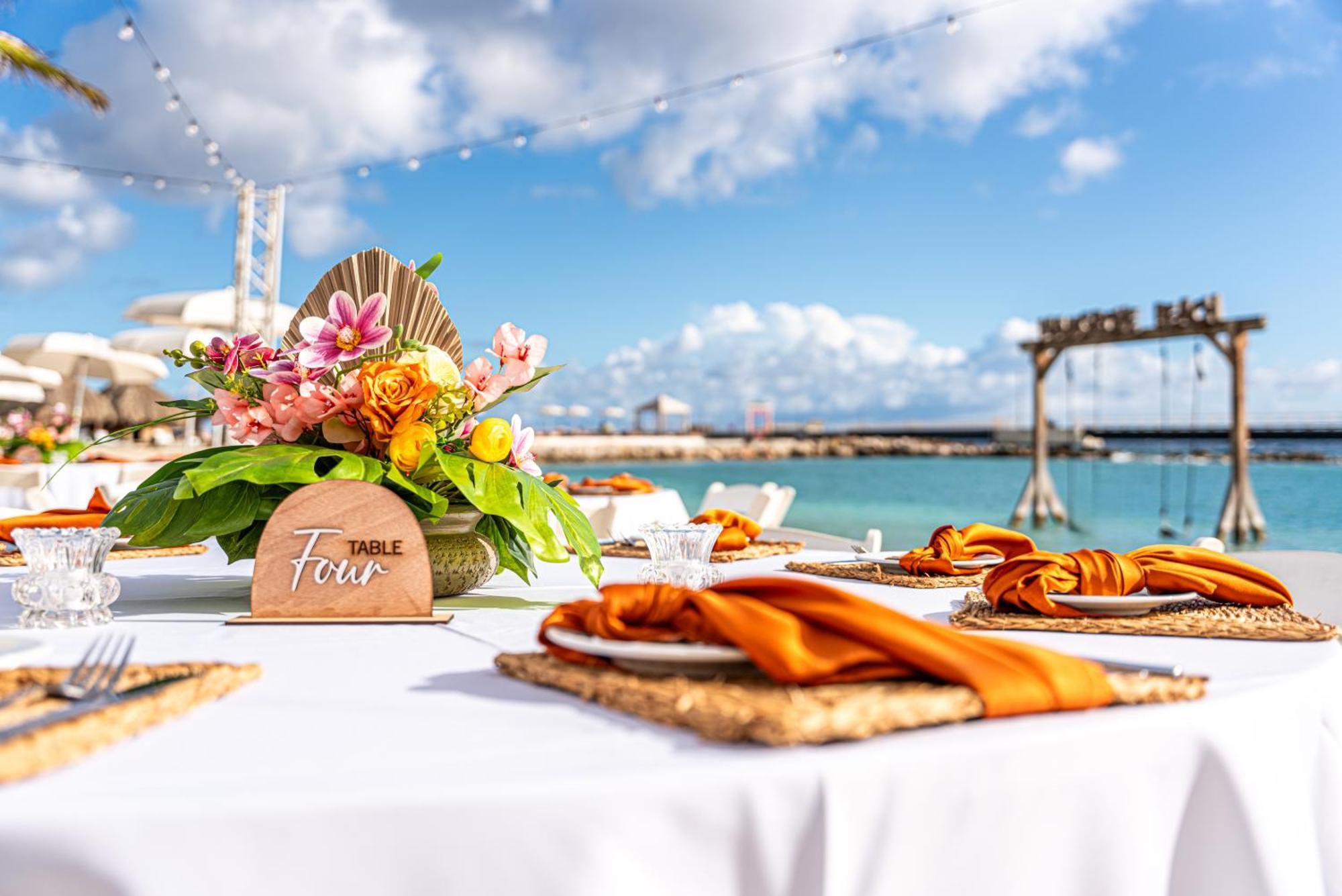 Mangrove Beach Corendon Curacao All-Inclusive Resort, Curio By Hilton 빌렘스타트 외부 사진